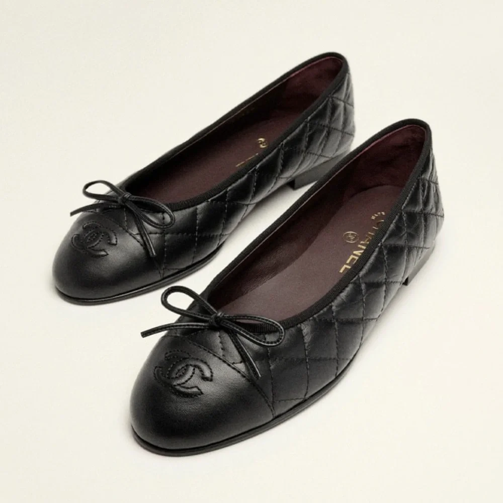 CHANEL Black Quilted Flats - Picture 1 of 10
